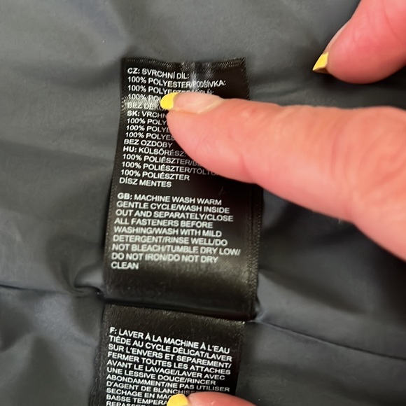 Never Worn Woman’s North Face Vest - Picture 6 of 6